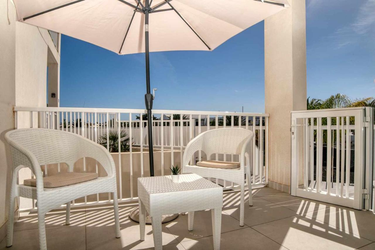 Luminosa Vivienda Vacacional Con Vista A La Piscina Costa Teguise Dış mekan fotoğraf